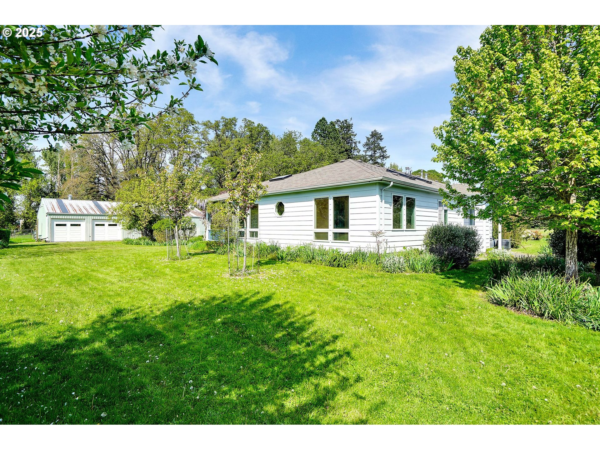 264 Monson Road Silverton, OR 97381 - Photo 3 of 48 Gallery Image 3
