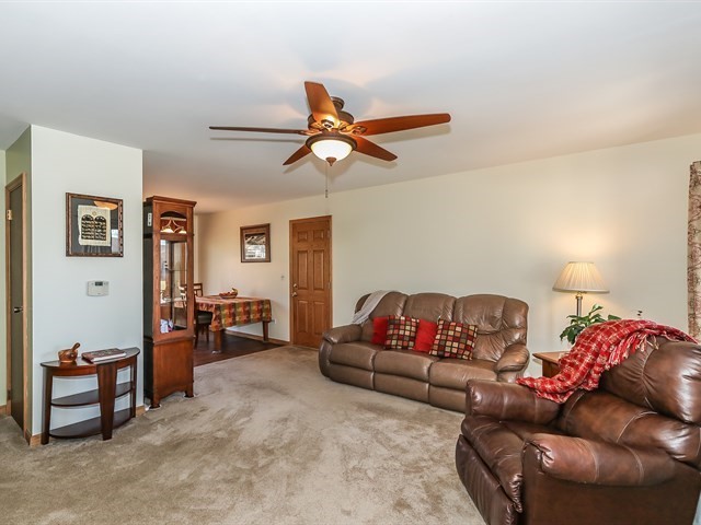 1237 Countryside Drive Elgin, IL 60123 - Photo 2 of 22