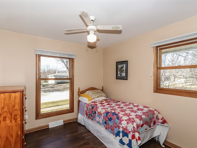 1237 Countryside Drive Elgin, IL 60123 - Photo 12 of 22