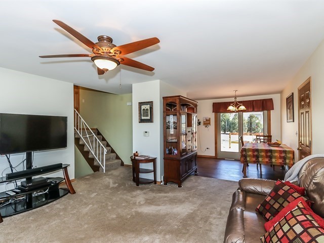 1237 Countryside Drive Elgin, IL 60123 - Photo 5 of 22
