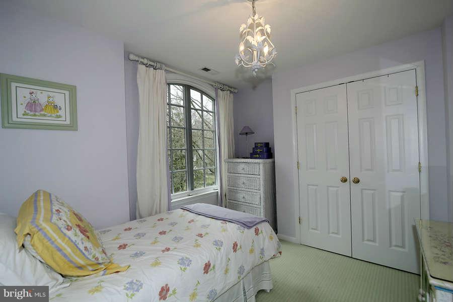 4917 Jamestown Road Bethesda, MD 20816 - Photo 7 of 22 Bedroom