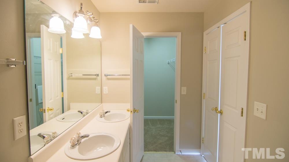8145 Rhiannon Road Raleigh, NC 27613 - Photo 10 of 16
