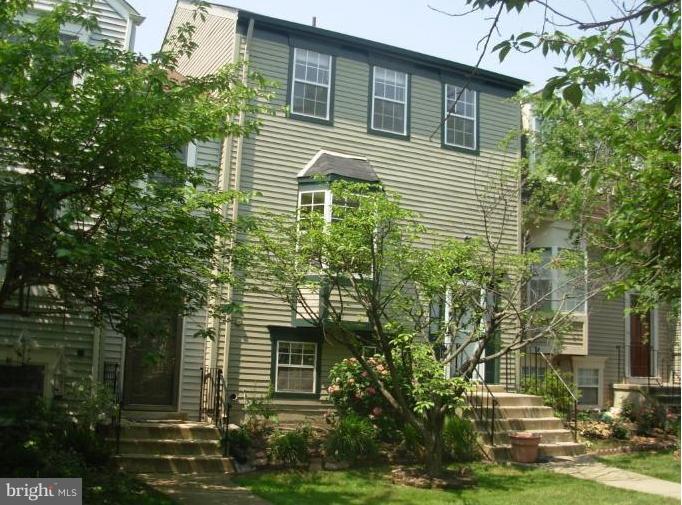 2334 Hunters Square Court Reston, VA 20191 - Photo 1 of 23 Exterior