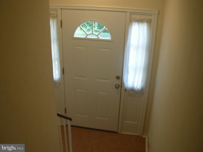 2334 Hunters Square Court Reston, VA 20191 - Photo 11 of 23 Entrance / Foyer