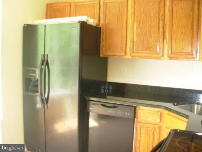 2334 Hunters Square Court Reston, VA 20191 - Photo 6 of 23 Kitchen #3