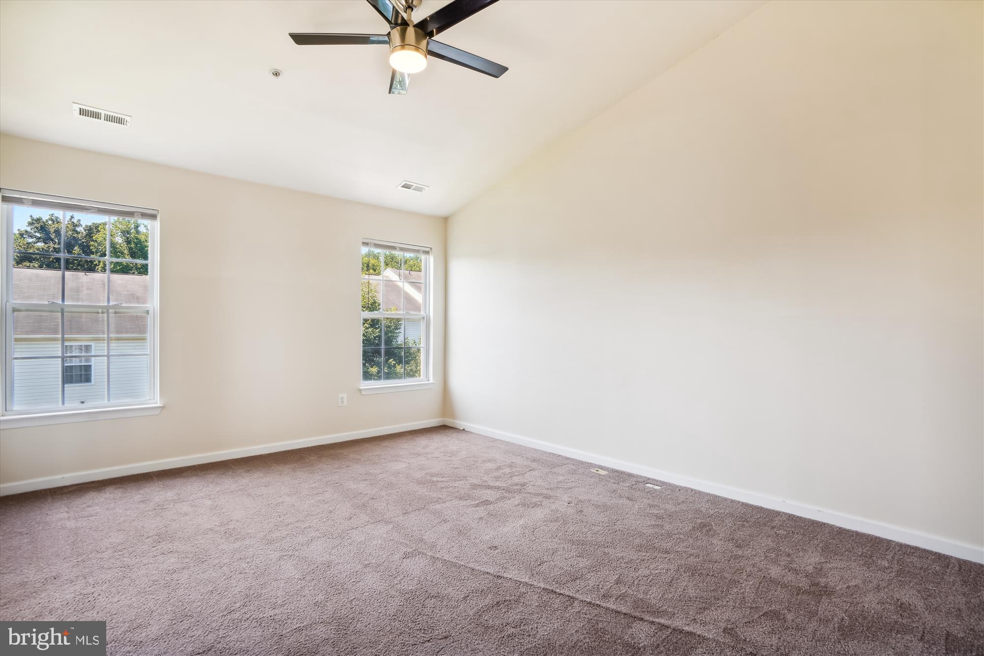 7127 Water Oak Road, Unit 115 Elkridge, MD 21075 - Photo 11 of 22 Primary Bedroom