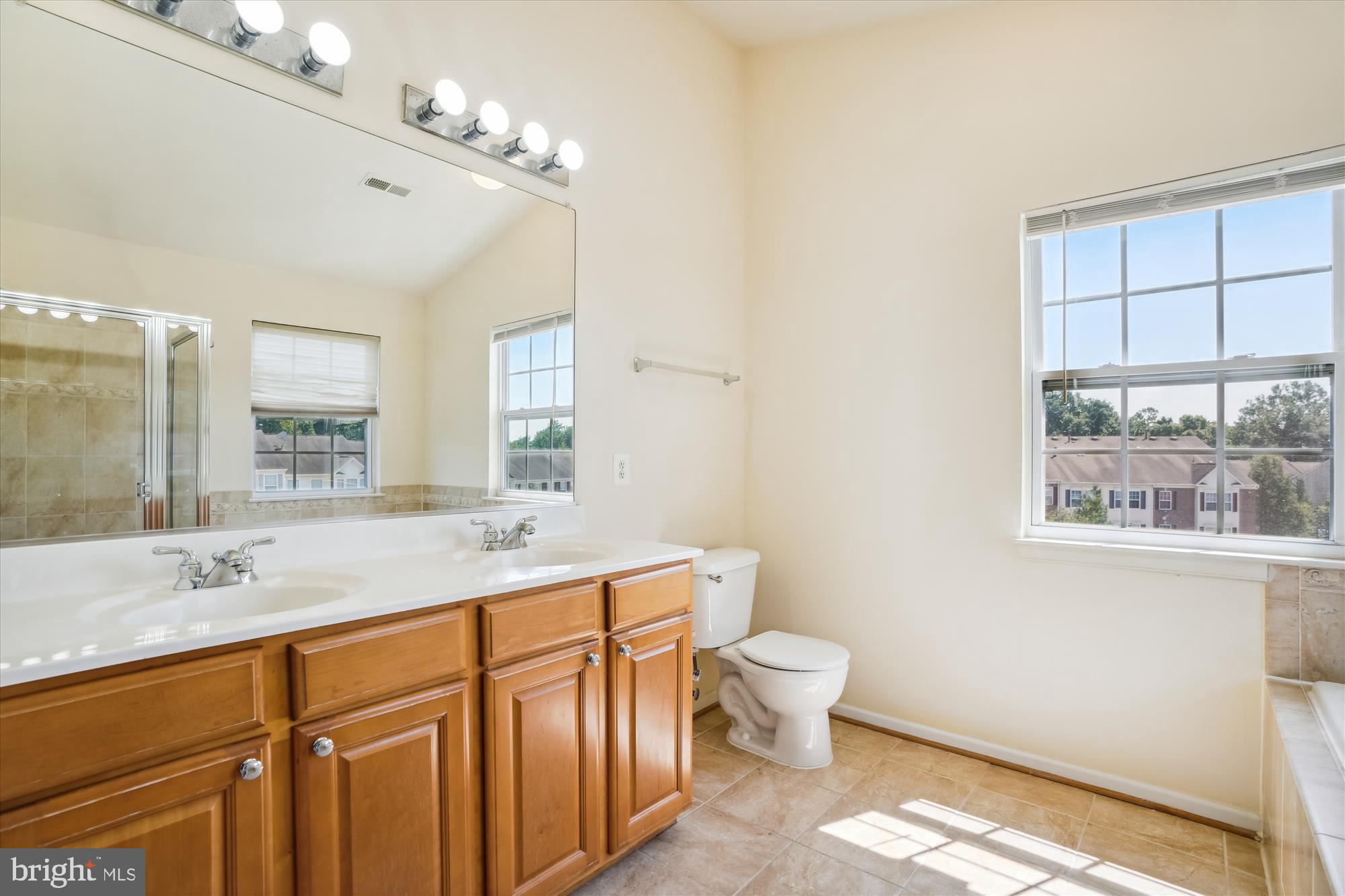 7127 Water Oak Road, Unit 115 Elkridge, MD 21075 - Photo 13 of 22 Primary Bath