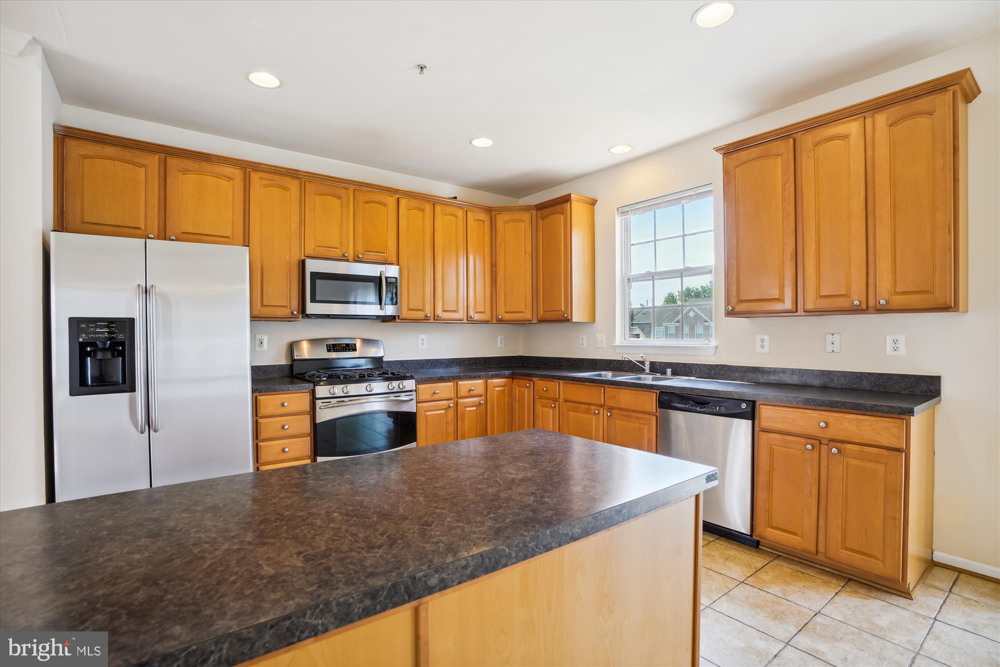 7127 Water Oak Road, Unit 115 Elkridge, MD 21075 - Photo 5 of 22 Kitchen