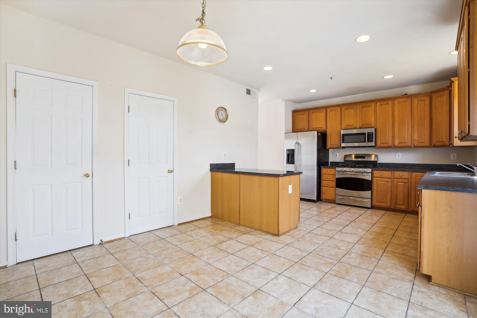 7127 Water Oak Road, Unit 115 Elkridge, MD 21075 - Photo 7 of 22 Dining Area