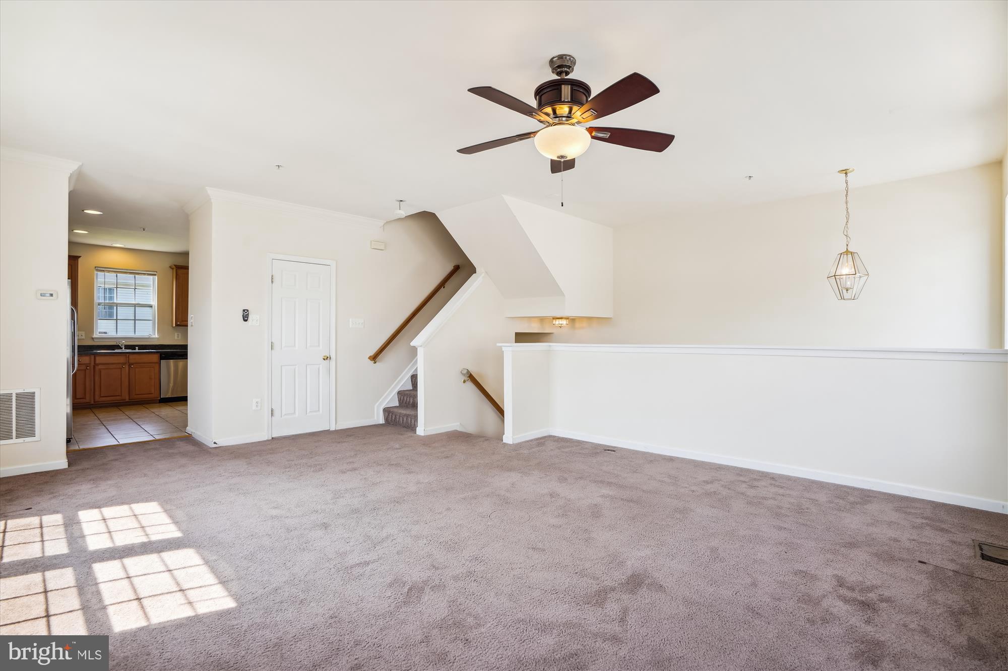 7127 Water Oak Road, Unit 115 Elkridge, MD 21075 - Photo 9 of 22 Living Room