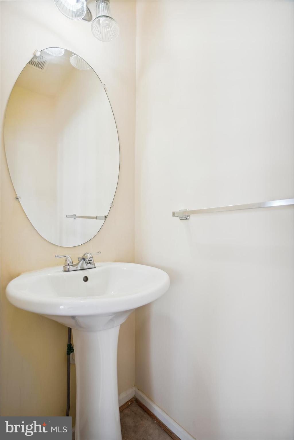 7127 Water Oak Road, Unit 115 Elkridge, MD 21075 - Photo 10 of 22 Powder Room