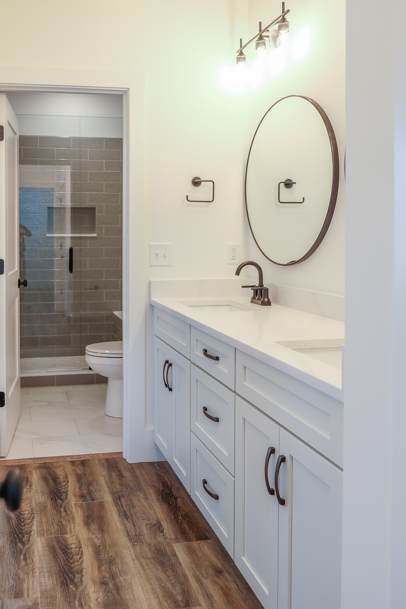 2818 Valley Road Nashville, TN 37215 - Photo 20 of 21 a bathroom with a sink and a mirror