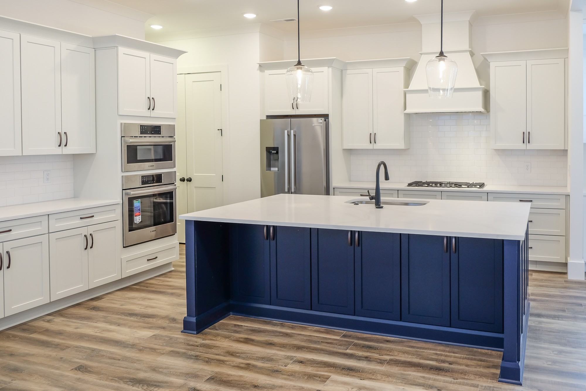 2818 Valley Road Nashville, TN 37215 - Photo 3 of 21 a kitchen with stainless steel appliances granite countertop a refrigerator and a stove