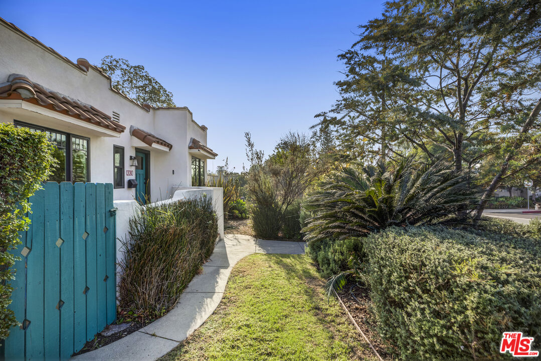 1330 Eagle Vista Drive Los Angeles, CA 90041 - Photo 6 of 52