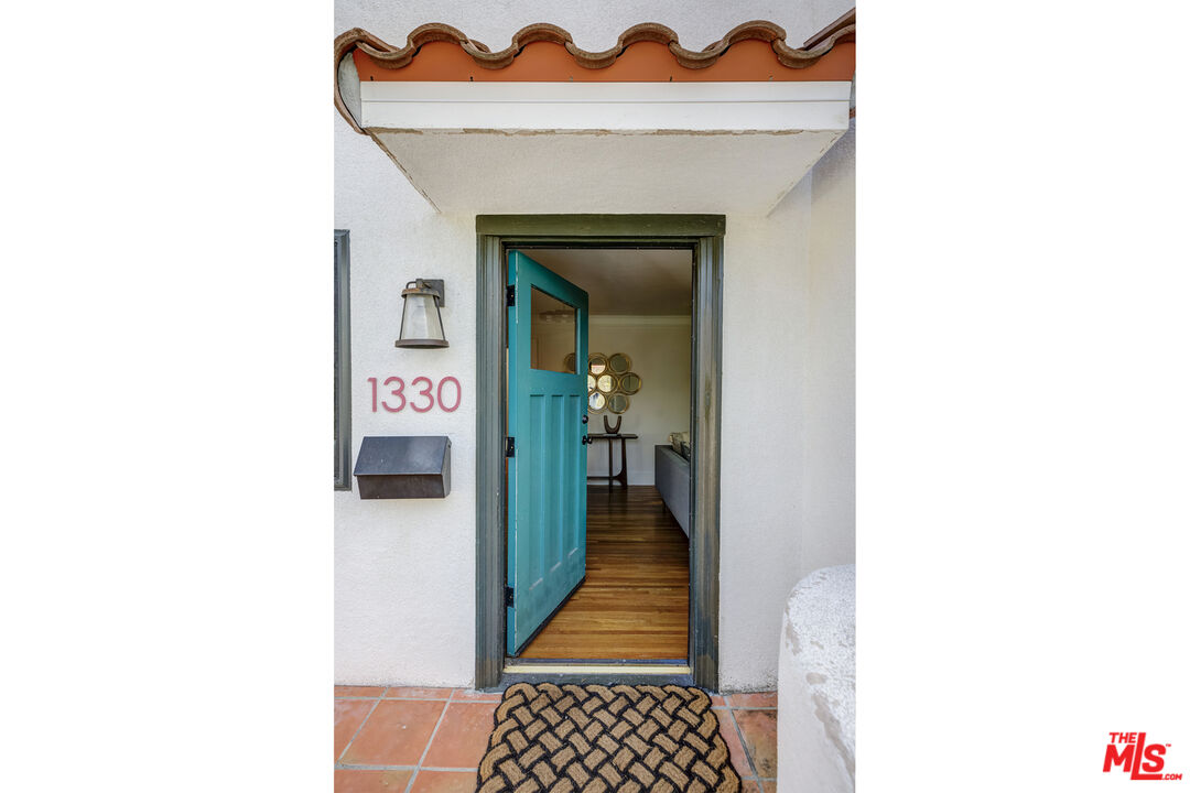 1330 Eagle Vista Drive Los Angeles, CA 90041 - Photo 9 of 52