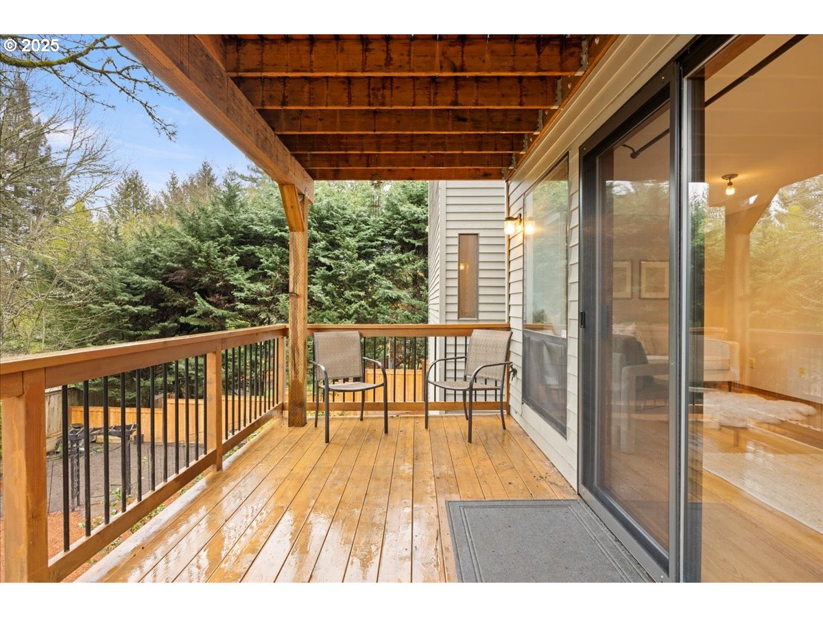 10450 Southwest Lancaster Road Portland, OR 97219 - Photo 36 of 48 Balcony