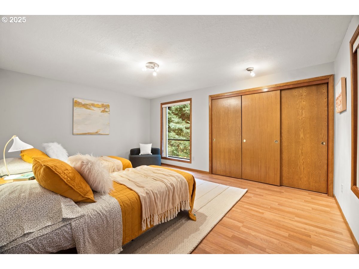 10450 Southwest Lancaster Road Portland, OR 97219 - Photo 39 of 48 Bedroom