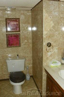 3581 Leason Road Sterling Heights, MI 48310 - Photo 19 of 23 31296399-18.JPG