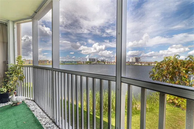 $258,000 | 1660 Northeast 191st Street, Unit 3111, Miami, FL 33179