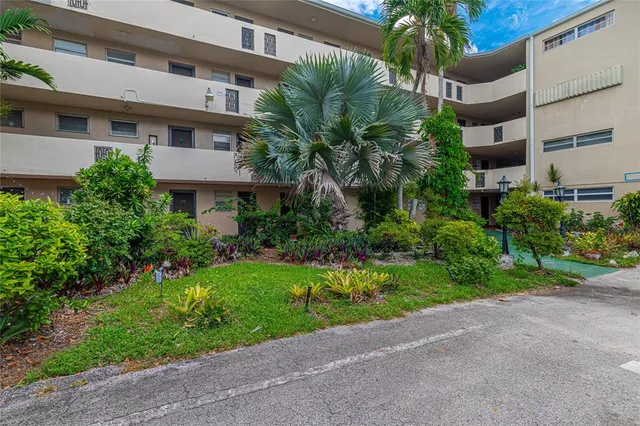 $258,000 | 1660 Northeast 191st Street, Unit 3111, Miami, FL 33179