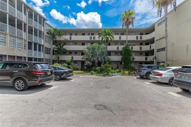 $258,000 | 1660 Northeast 191st Street, Unit 3111, Miami, FL 33179