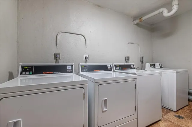 $258,000 | 1660 Northeast 191st Street, Unit 3111, Miami, FL 33179