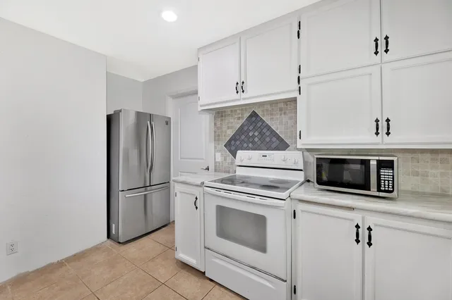 $90,000 | 2432 South Greenwood Street, Wichita, KS 67216