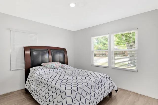 $90,000 | 2432 South Greenwood Street, Wichita, KS 67216