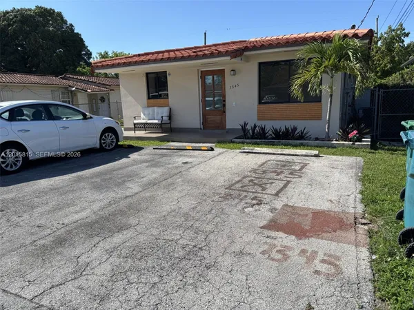 $2,950 | 7343 Southwest 21st Street, Miami, FL 33155