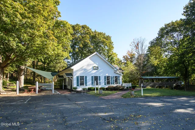 $582,500 | 1011-1015 Hoosick Road, Brunswick, NY 12180