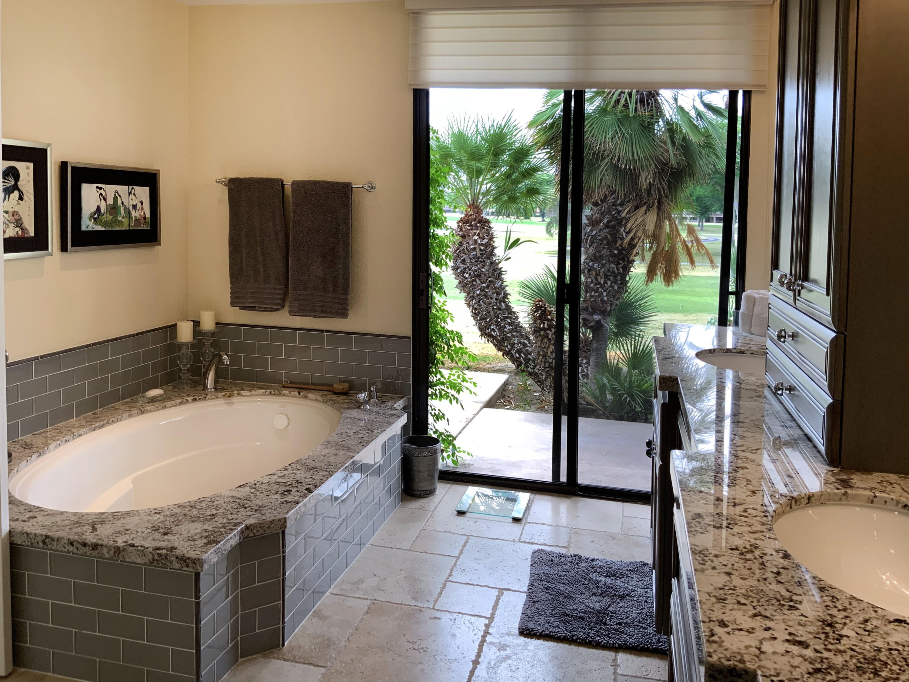 7 Princeton Drive Rancho Mirage, CA 92270 - Photo 28 of 39 a bath tub sitting next to a window
