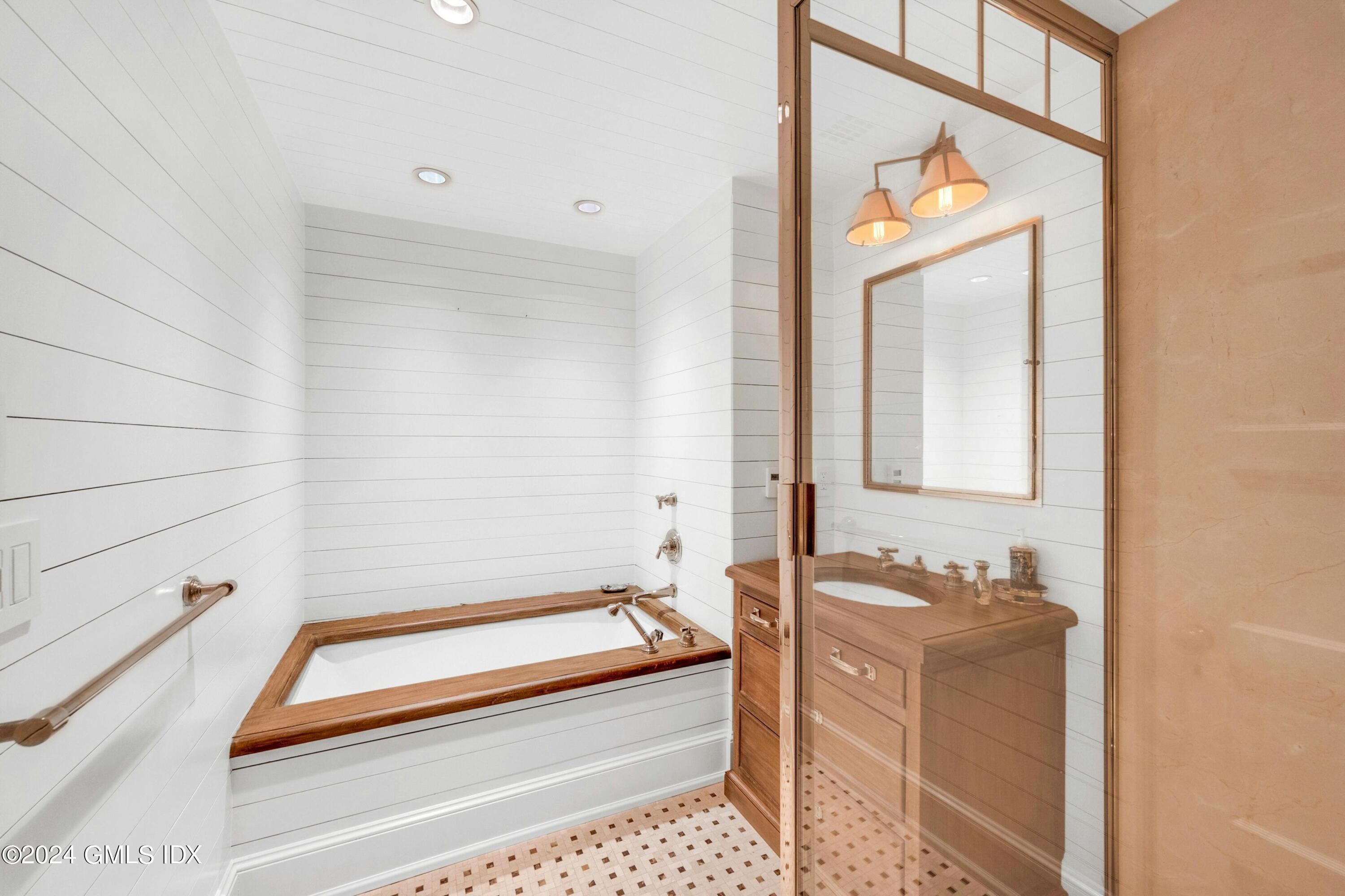 46 Compo Mill Cove Westport, CT 06880 - Photo 27 of 40 2nd Floor Full Bath