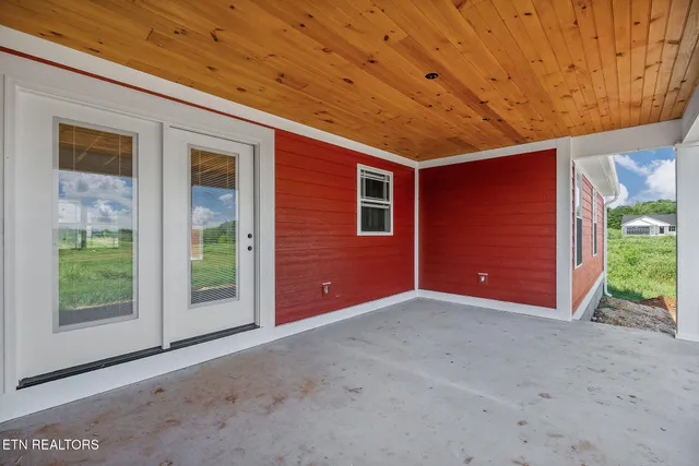 $479,900 | 196 Dairy Barn, Sparta, TN 38583