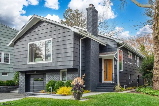 $899,000 | 9 Windermere Road, Montclair, NJ 07043