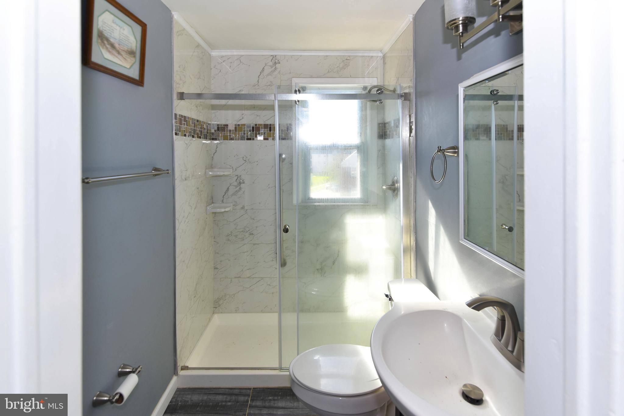 4403 Eldone Road Baltimore, MD 21229 - Photo 15 of 27 Full Bathroom (2nd Floor)