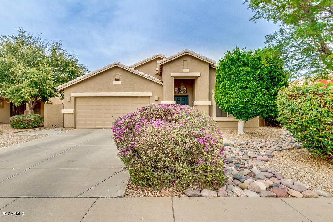 654 East Iris Court Gilbert, AZ 85296 - Photo 1 of 36 Front