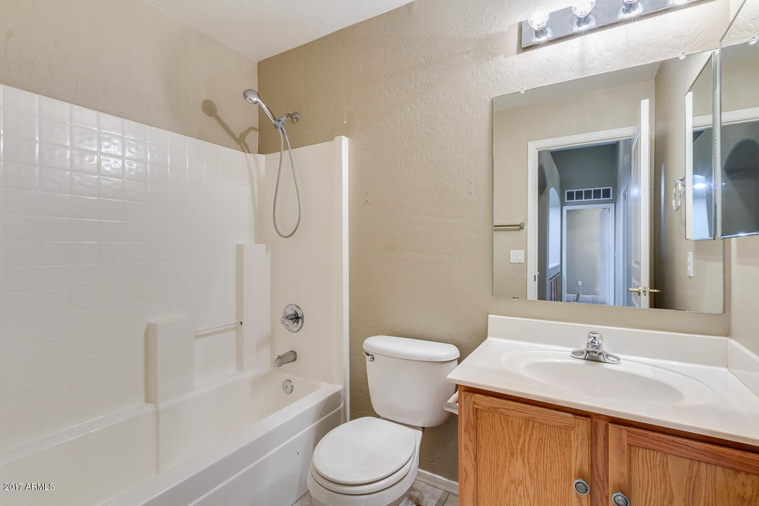 654 East Iris Court Gilbert, AZ 85296 - Photo 27 of 36 Guest Bath