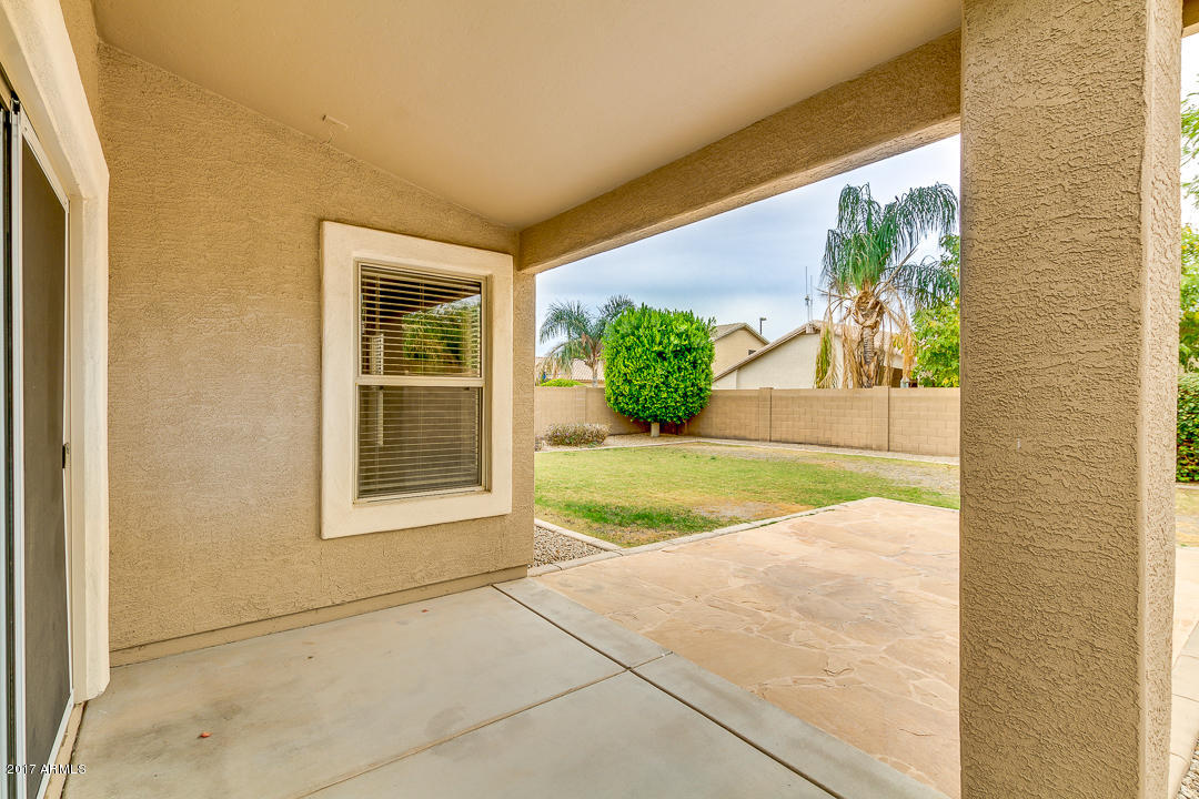 654 East Iris Court Gilbert, AZ 85296 - Photo 31 of 36 Patio