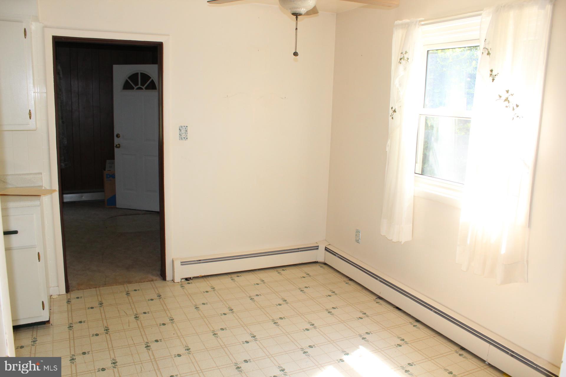 1130 Kepler Road Pottstown, PA 19464 - Photo 20 of 42 Kitchen dining area