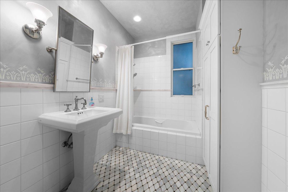 442 Summit Avenue, Unit 4 St. Paul, MN 55102 - Photo 27 of 29