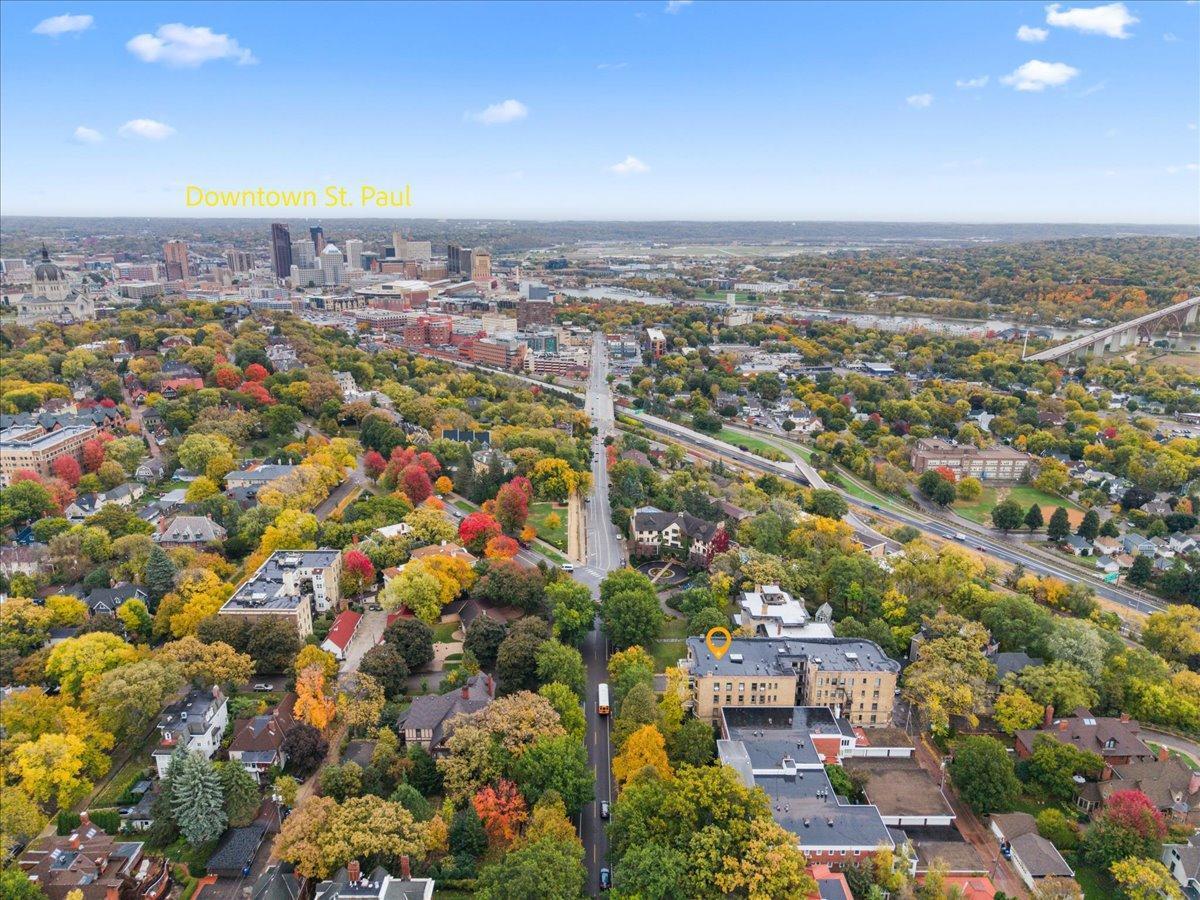 442 Summit Avenue, Unit 4 St. Paul, MN 55102 - Photo 3 of 29