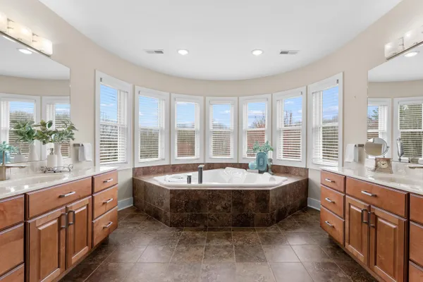 $1,399,000 | 6570 North 39th Street, Augusta, MI 49012