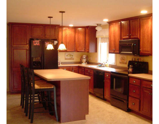 56 Mason Road Freetown, MA 02717 - Photo 4 of 10