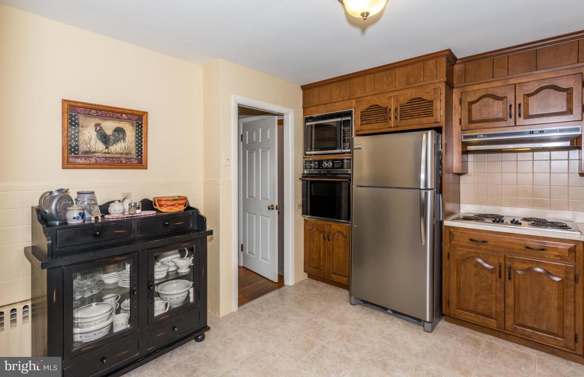 1107 Lampeter Road Lancaster, PA 17602 - Photo 12 of 27 Gallery Image 12