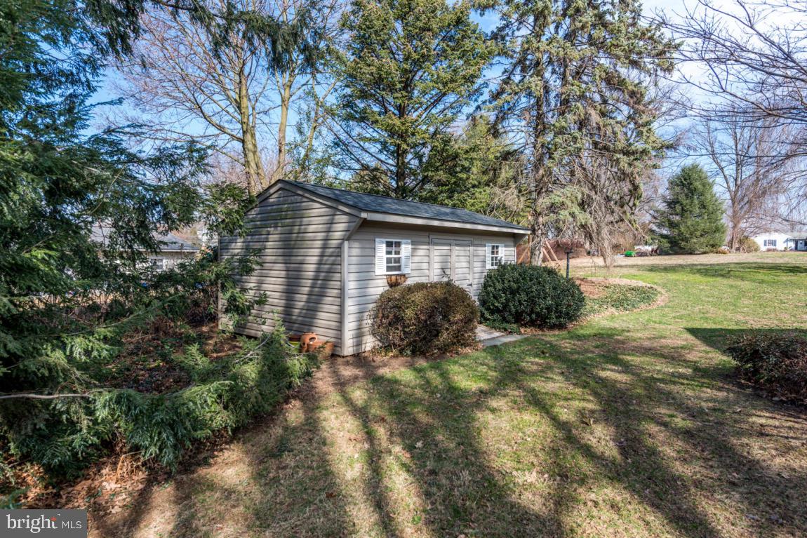 1107 Lampeter Road Lancaster, PA 17602 - Photo 24 of 27 Gallery Image 24