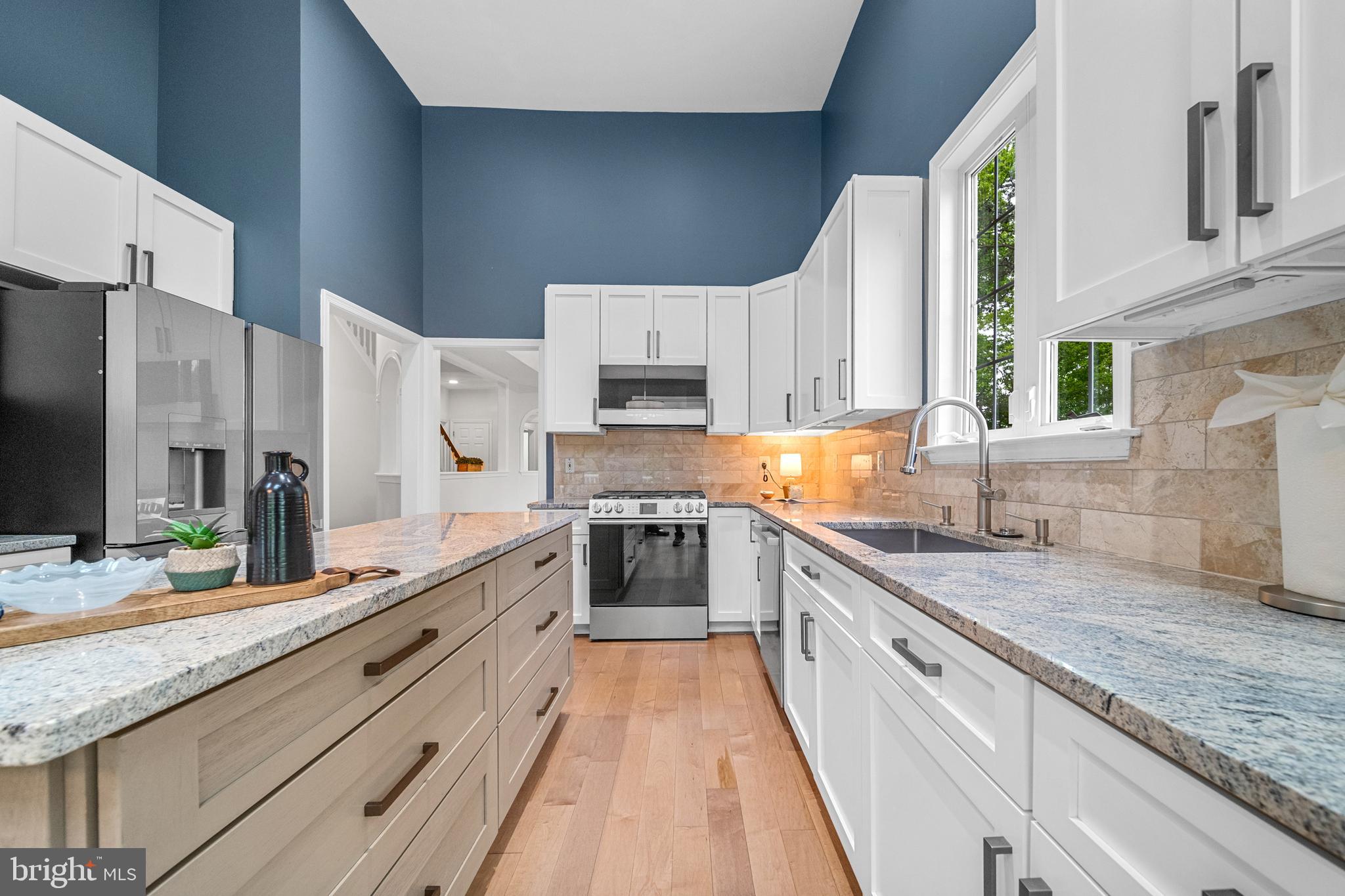 13514 Ryton Ridge Lane Gainesville, VA 20155 - Photo 11 of 57 Light hardwood floors