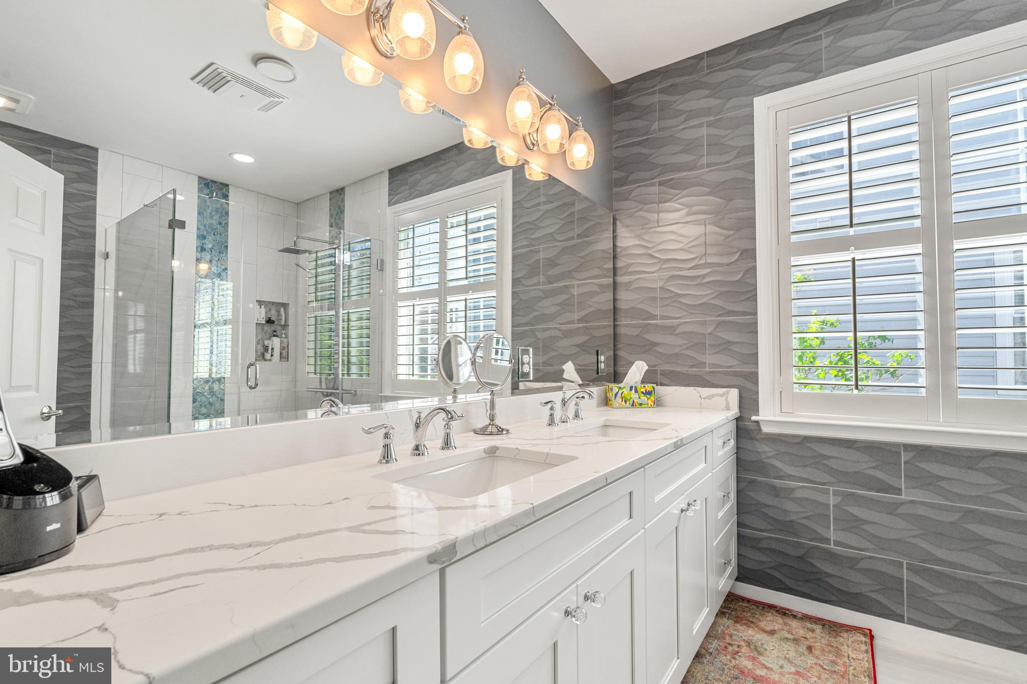 13514 Ryton Ridge Lane Gainesville, VA 20155 - Photo 24 of 57 Tile walls