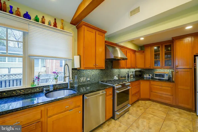 $5,700 | 4504 Highland Avenue, Bethesda, MD 20814