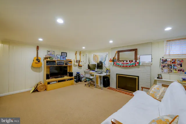 $5,700 | 4504 Highland Avenue, Bethesda, MD 20814