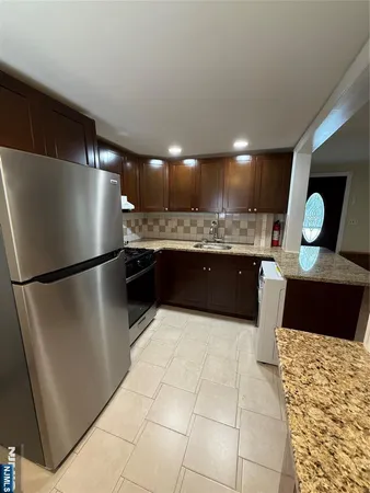 $2,600 | 402 Monroe Avenue, New Milford, NJ 07646